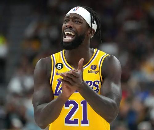 NBA最强球员贝弗利在游戏中的属性能力详解（掌控比赛节奏的“狗熊”）