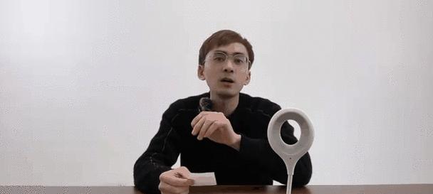 完美世界小夜灯怎么玩的？小夜灯的正确使用方法是什么？