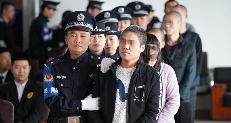 用游戏解决凶恶犯罪团伙，西部再现和平的奇迹（一款性游戏让你化身英雄）