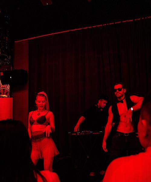 游戏化办公室（办公室跳舞游戏的创新方式）