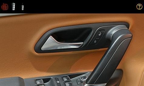 以车内逃脱攻略之第一关（探索车内）